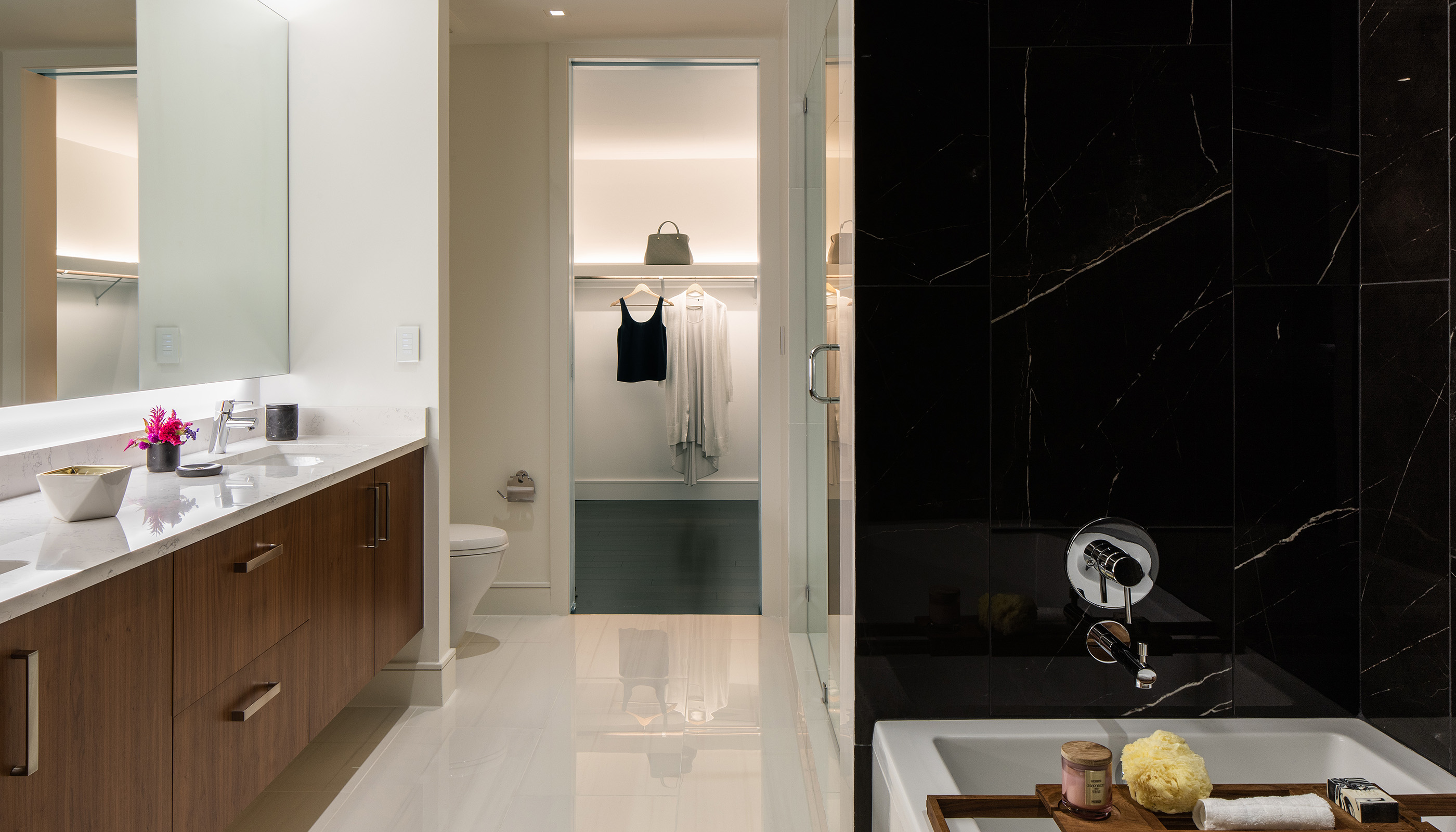 An Austin residential bathroom with Lutron Ketra lights, Palladiom keypads, and HomeWorks.