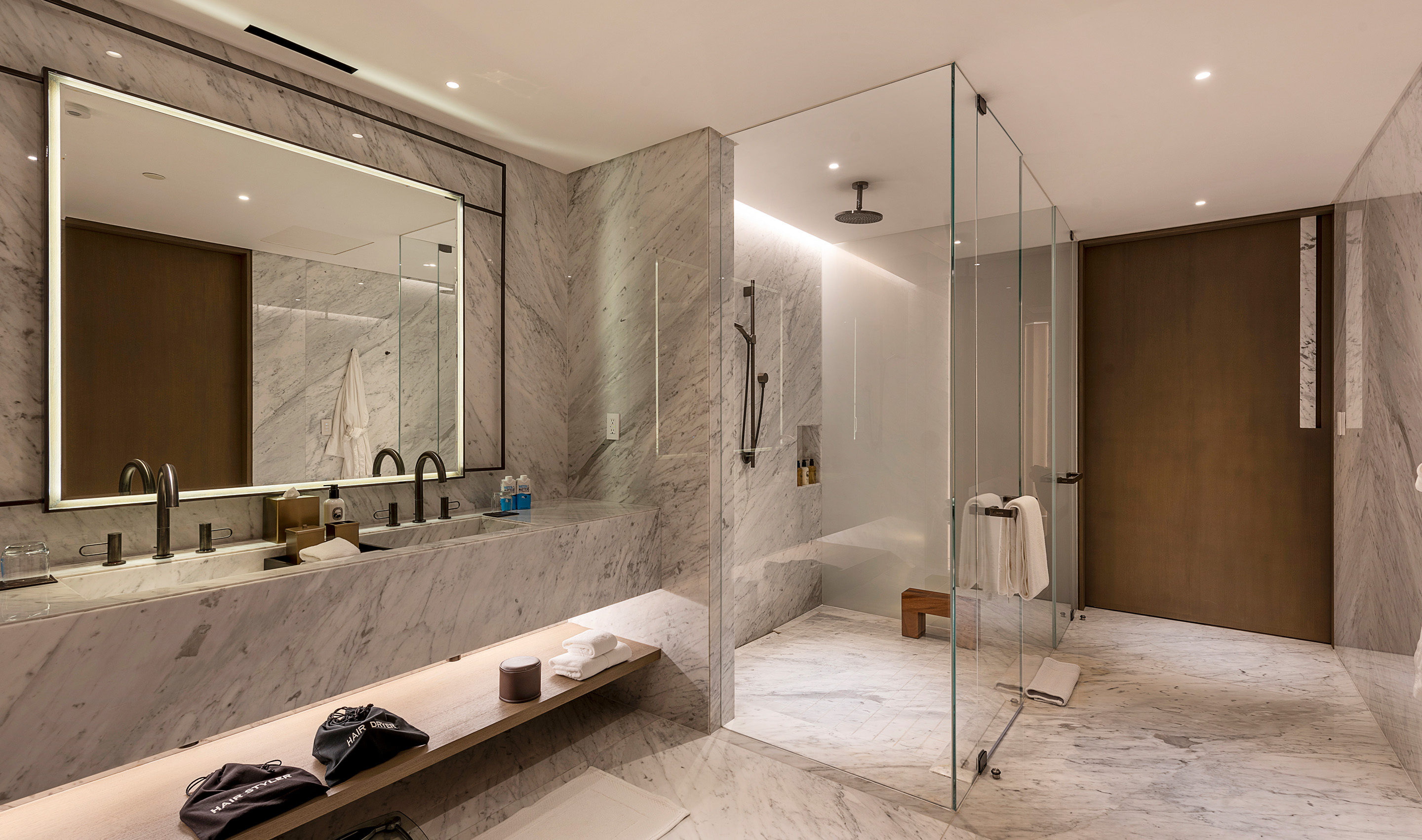 A Mexico hospitality Guest Room with Lutron myRoom XC. Photo © Jaime Navarro