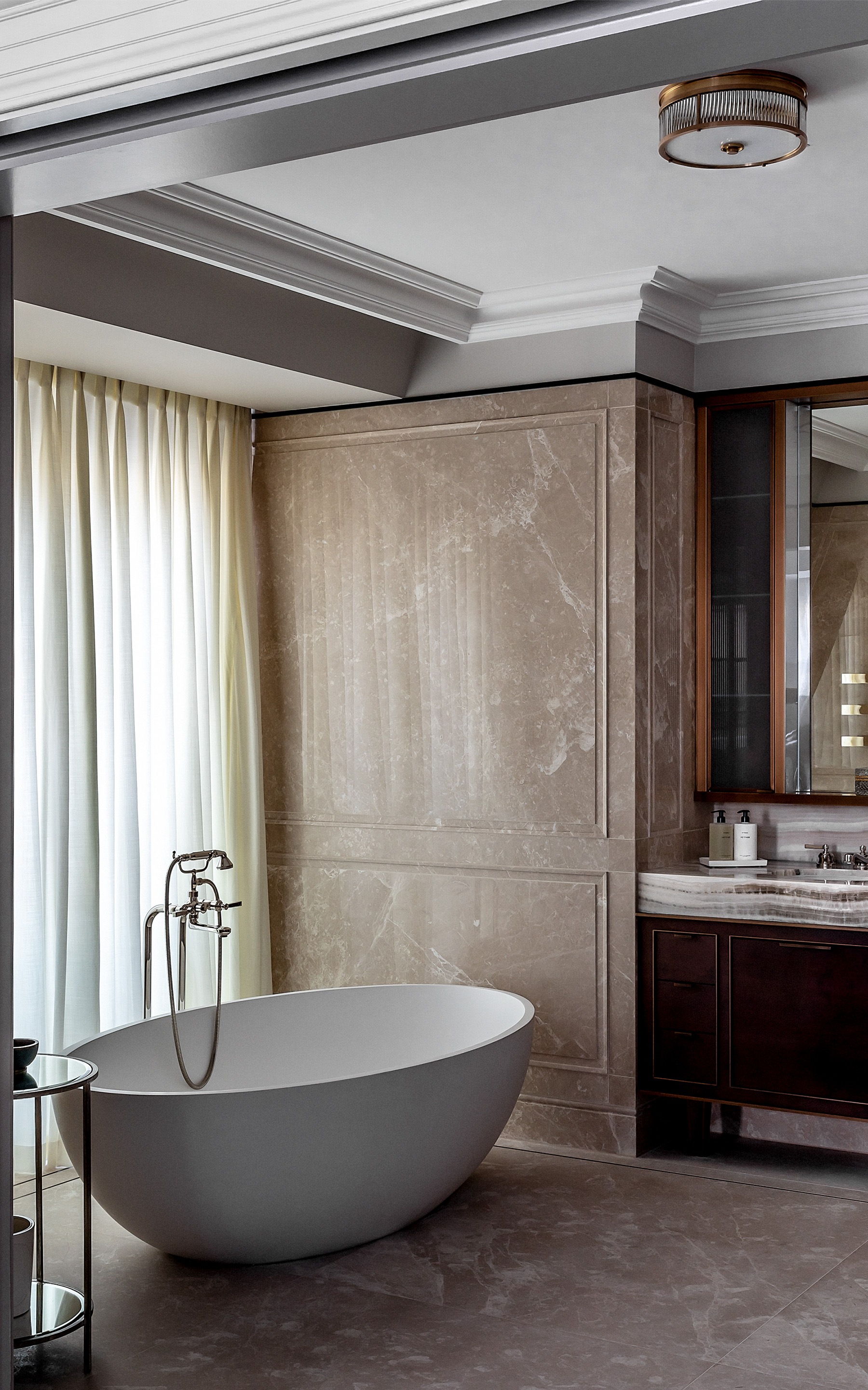 A London hospitality residence with Lutron drapery & HomeWorks