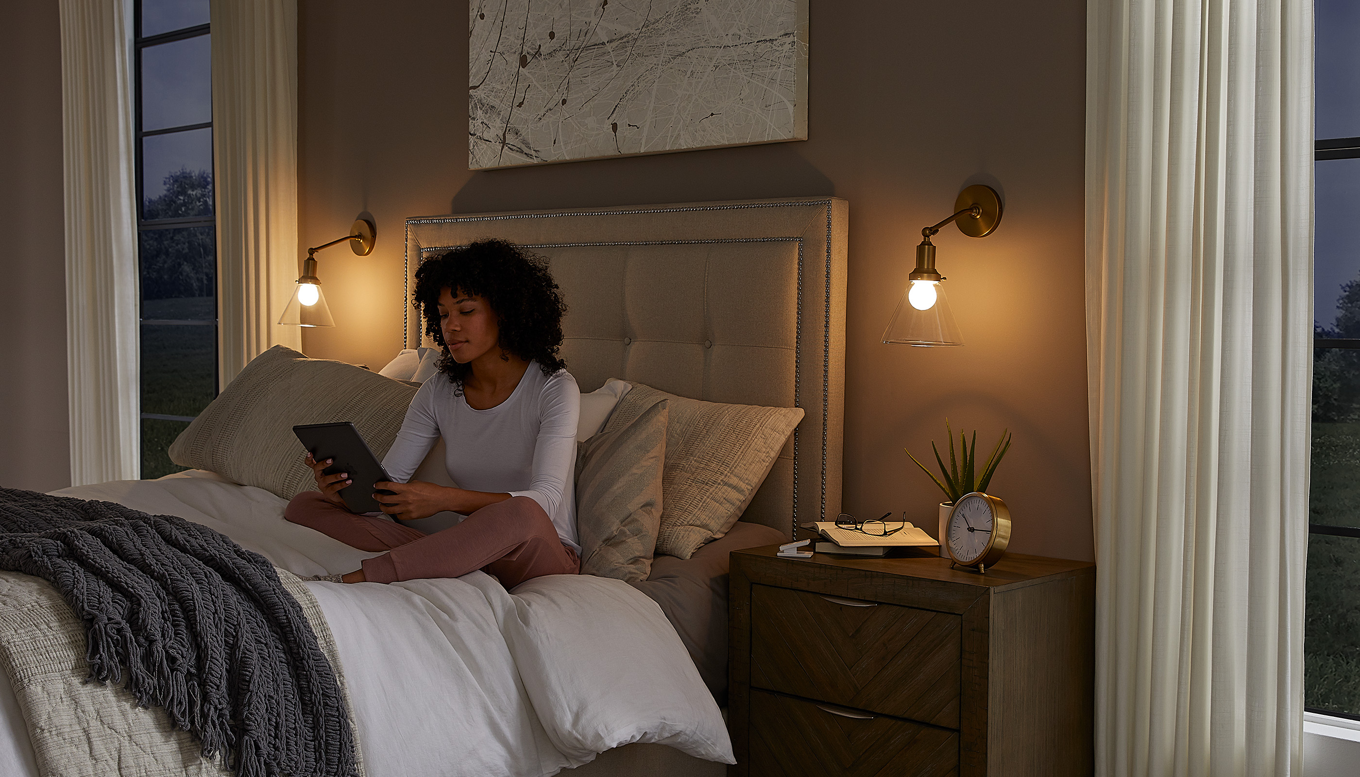 A Southeast private residence bedroom with Lutron Caséta & Pico