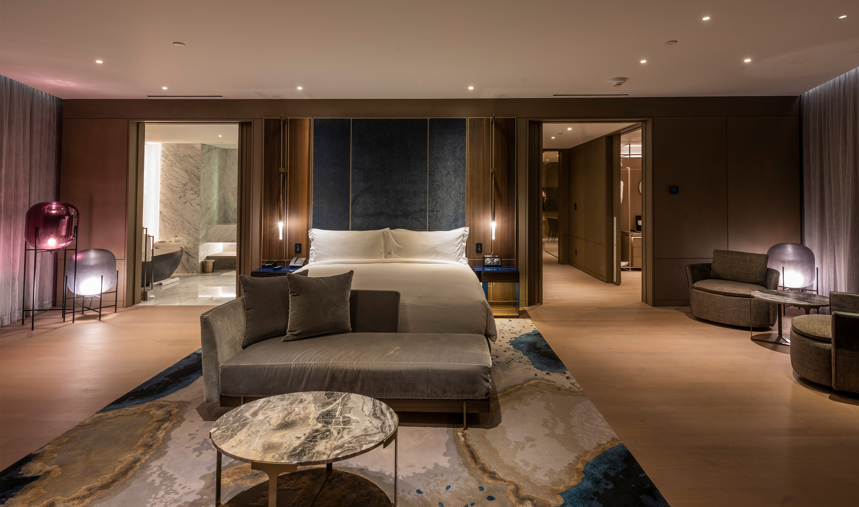 A Mexico hospitality dining & social space with Lutron myRoom XC, Palladiom, and keypads & remotes. Photo © Jaime Navarro