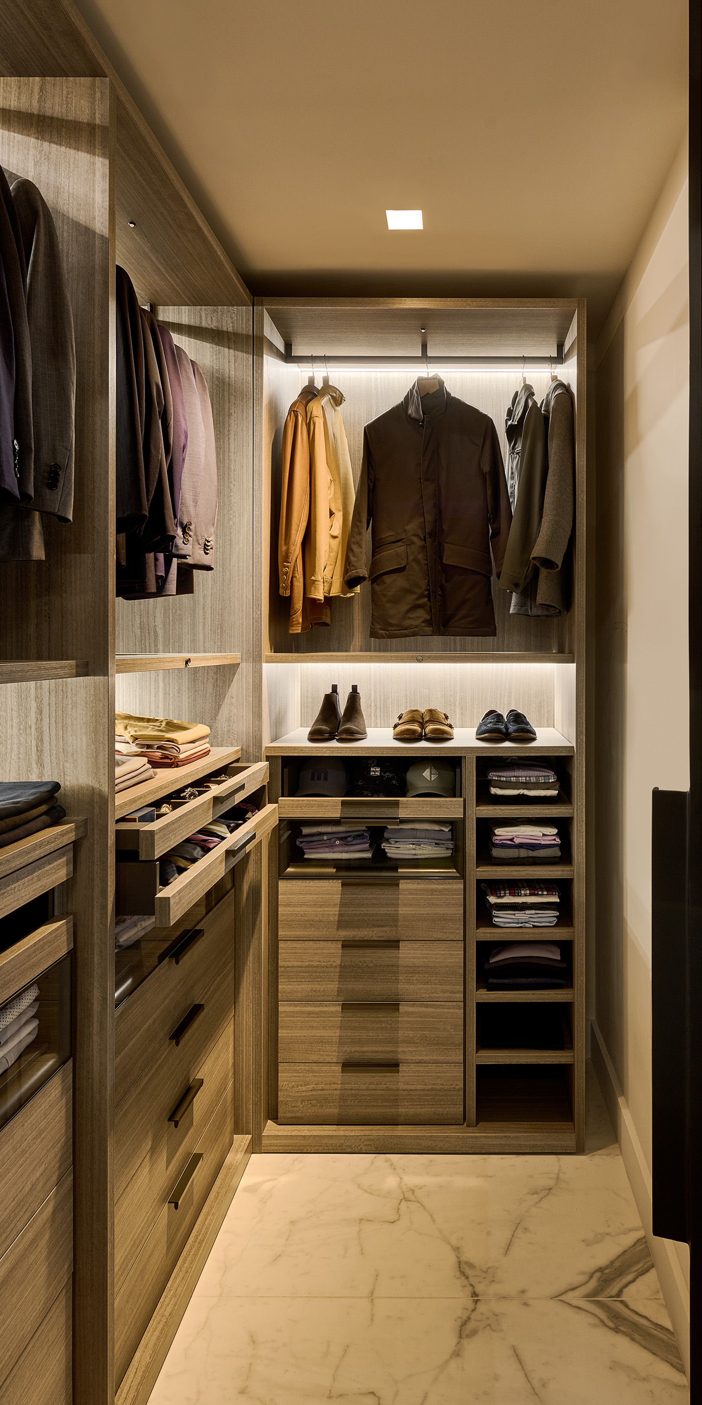 An Austin residential bedroom with Lutron Ketra lights.