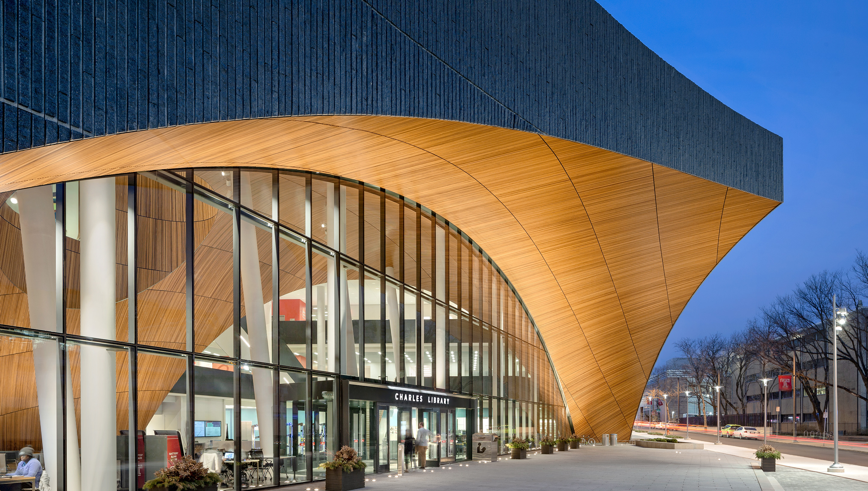 A Philadelphia commercial lobby & atrium  with Lutron roller shades and Quantum. ©Photo by: John Muggenborg