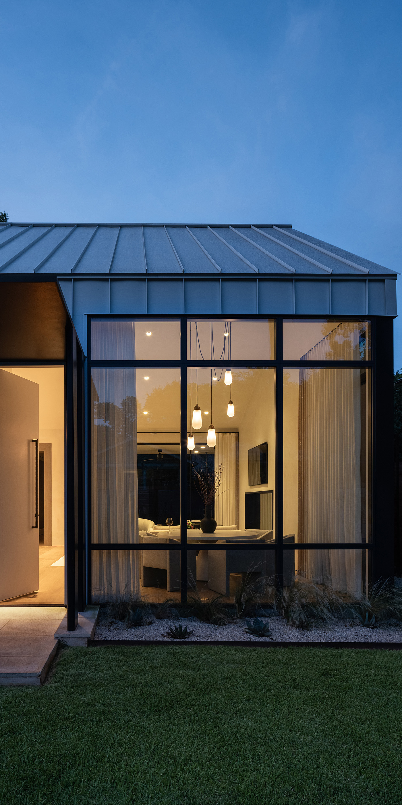 An Austin residential outdoor space with Lutron HomeWorks