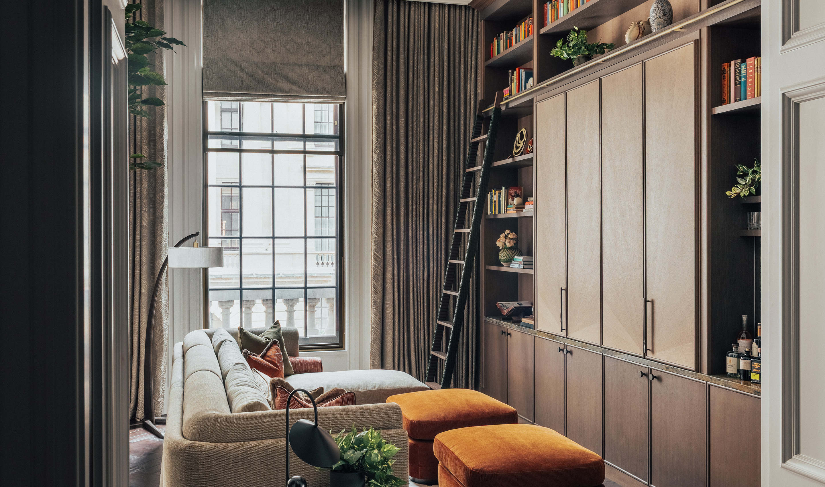 A London hospitality residence with Lutron drapery & HomeWorks