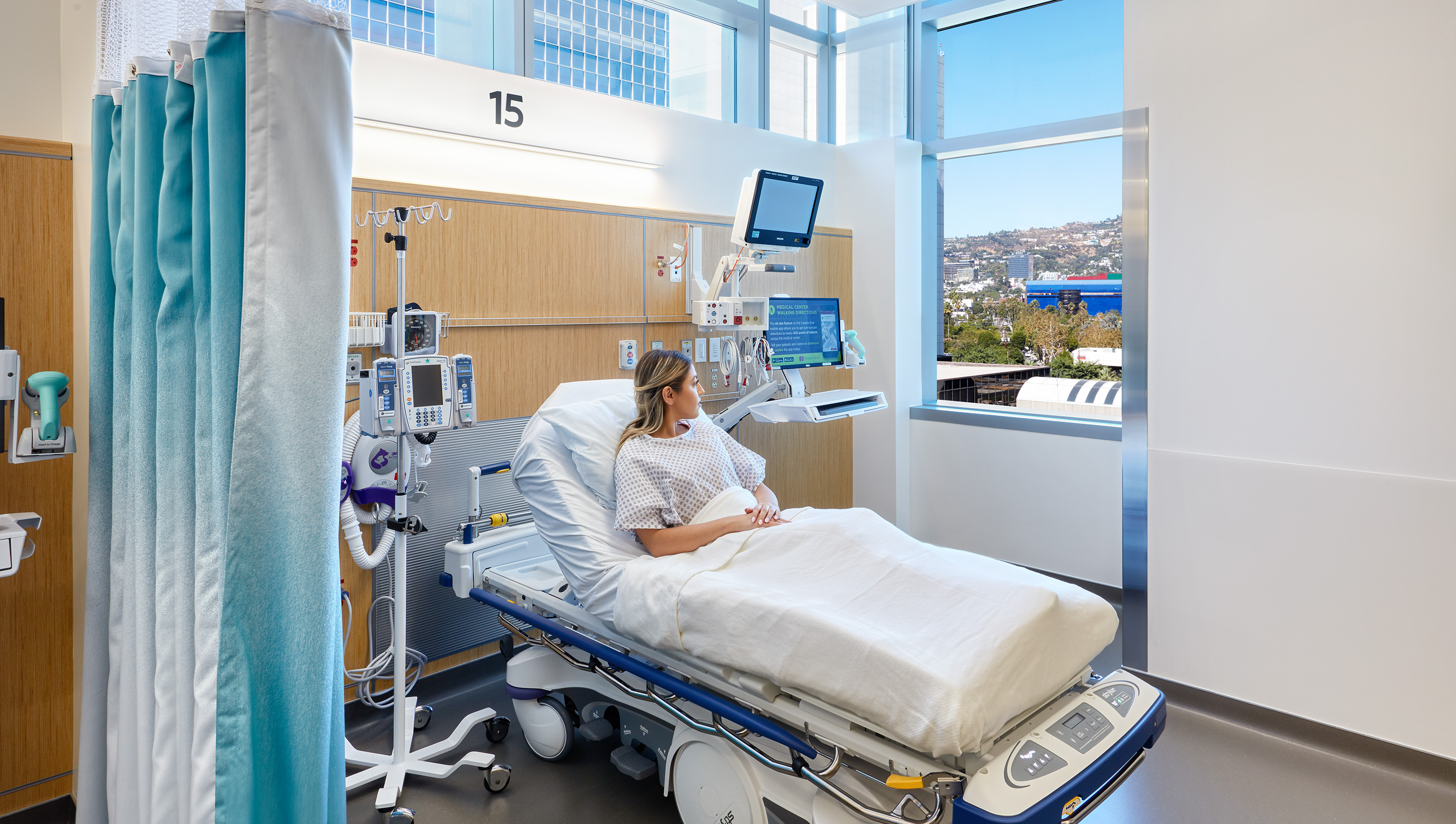 A New York City hospital patient room with Lutron Quantum. Image Courtesy of CO Architects