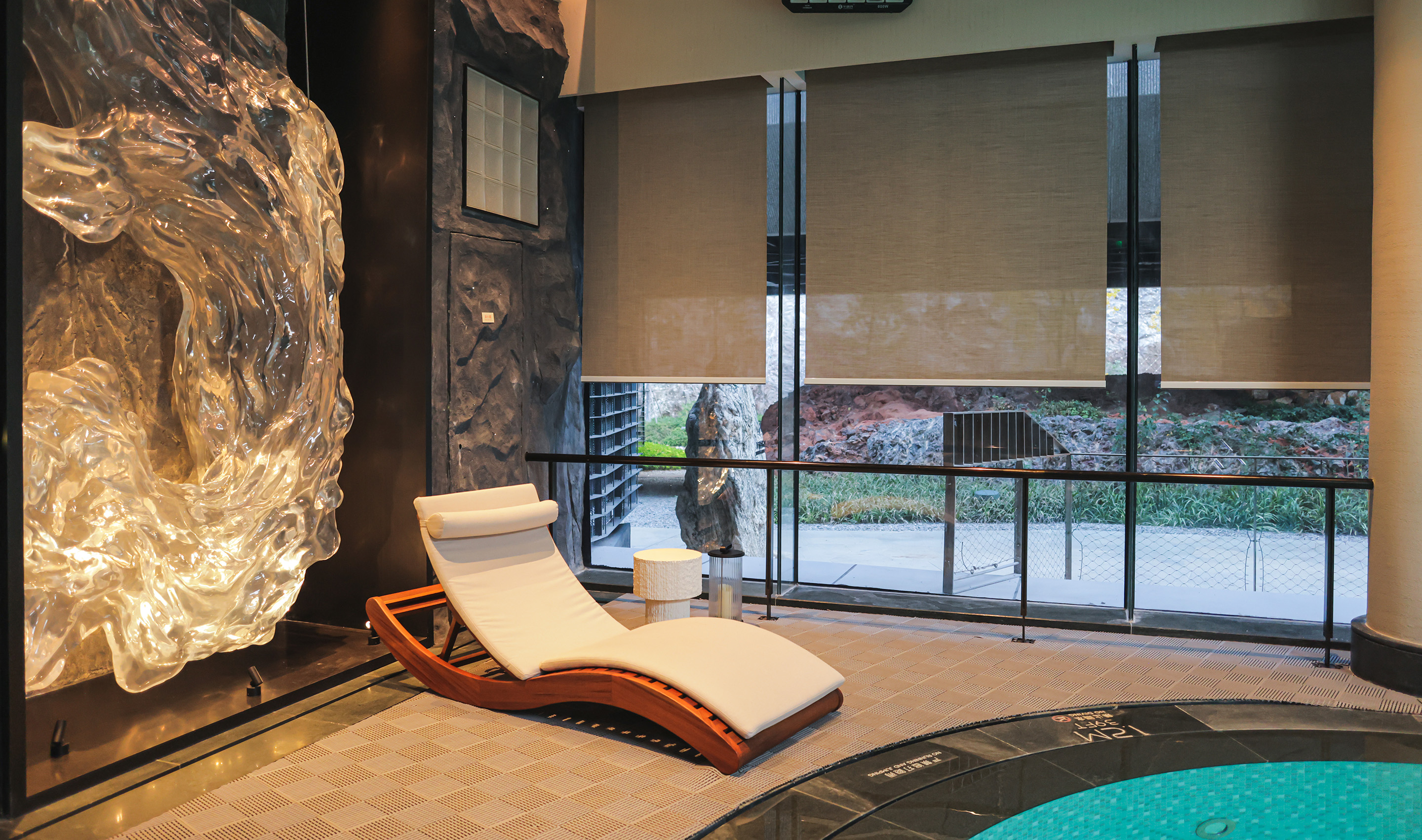 A China hospitality gym & spa with Lutron roller shades.