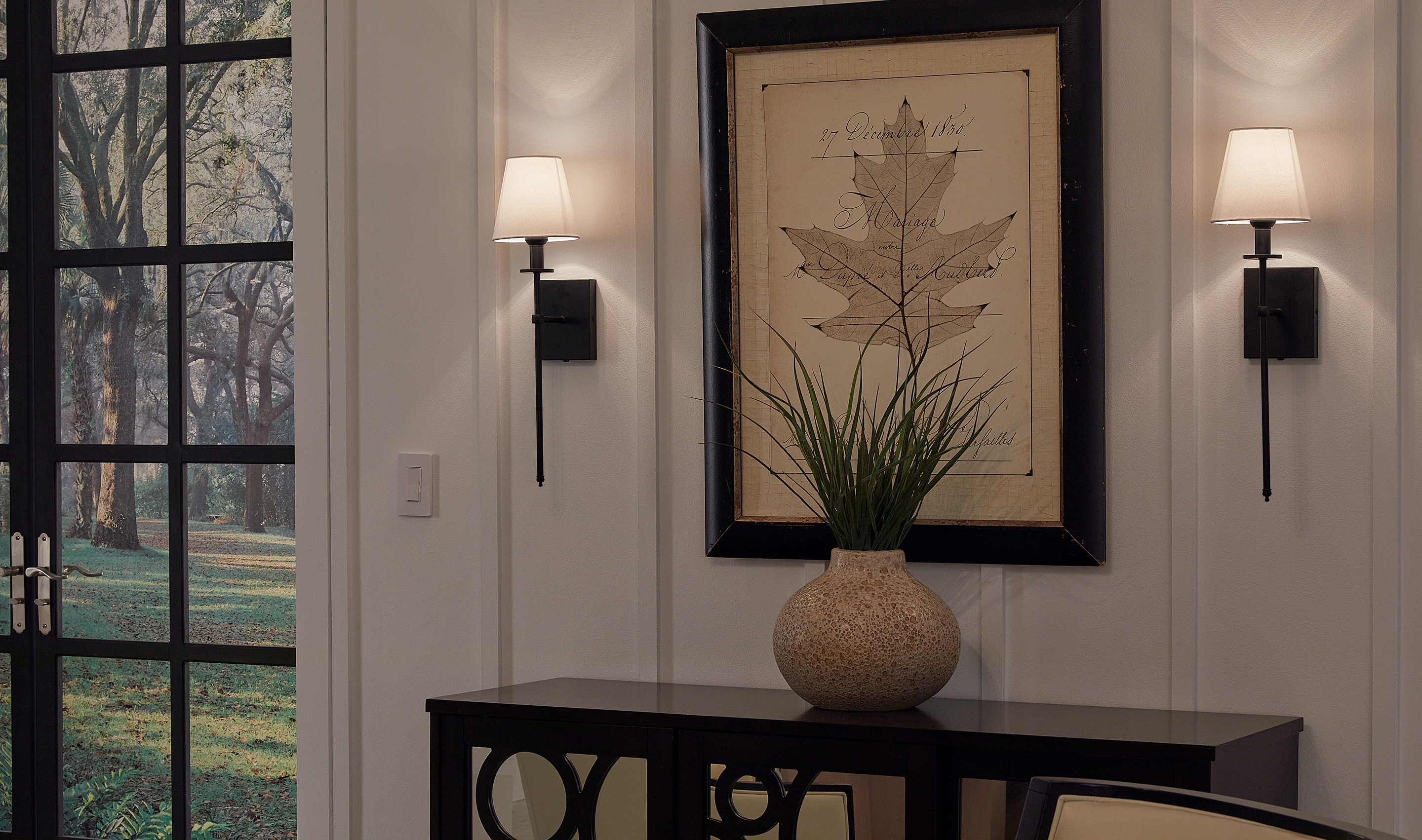 A Southeast private residence living room with Lutron Caséta & Diva Dimmer