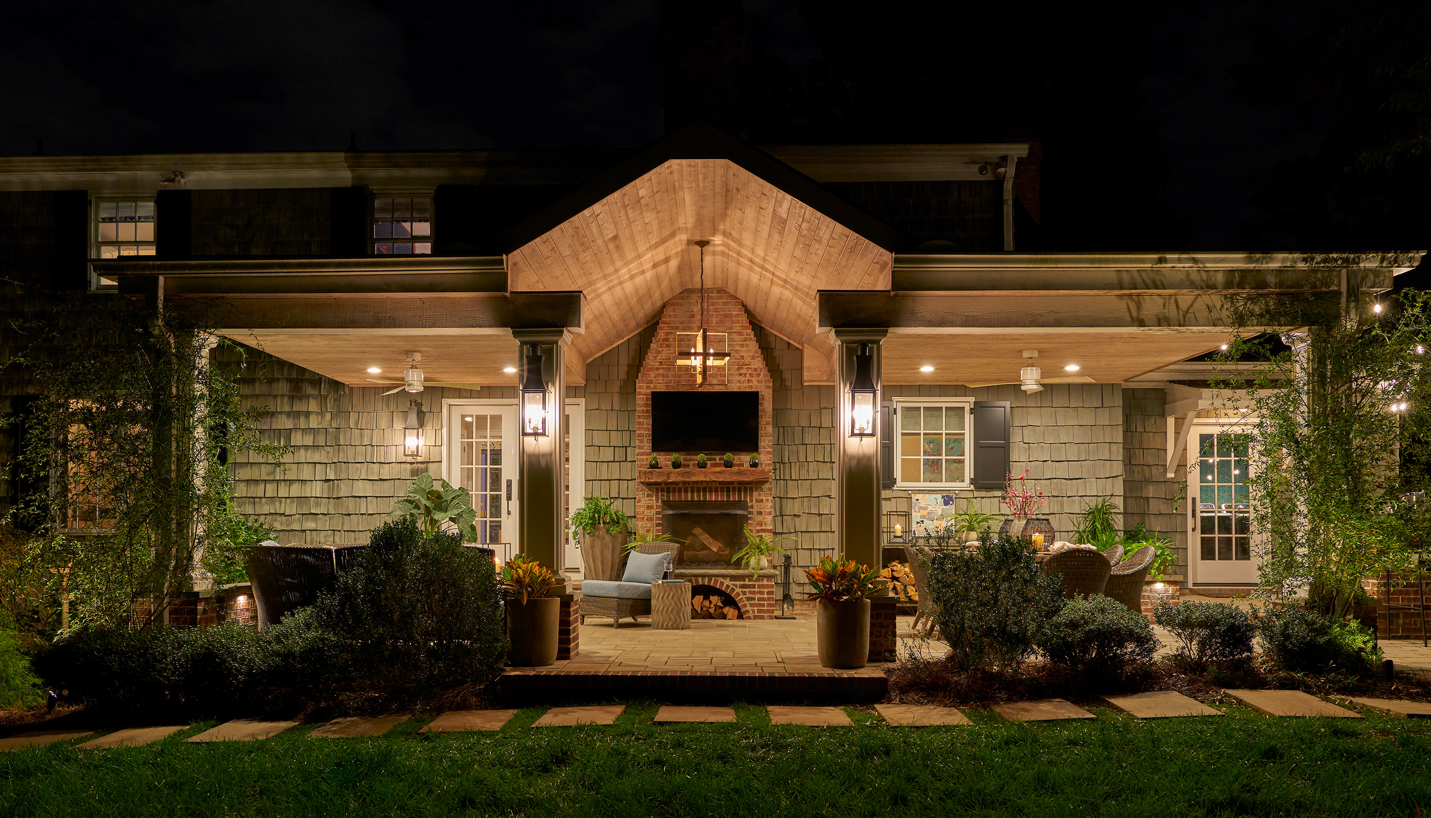 A Southeast private residence Outdoor with Lutron Caséta