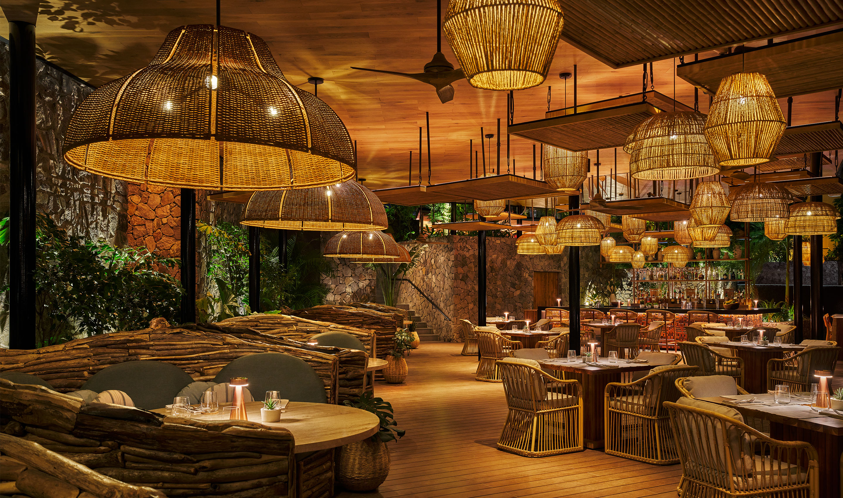 A Costa Rica hospitality dining & social space with Lutron Athena. Christian Horan Photography