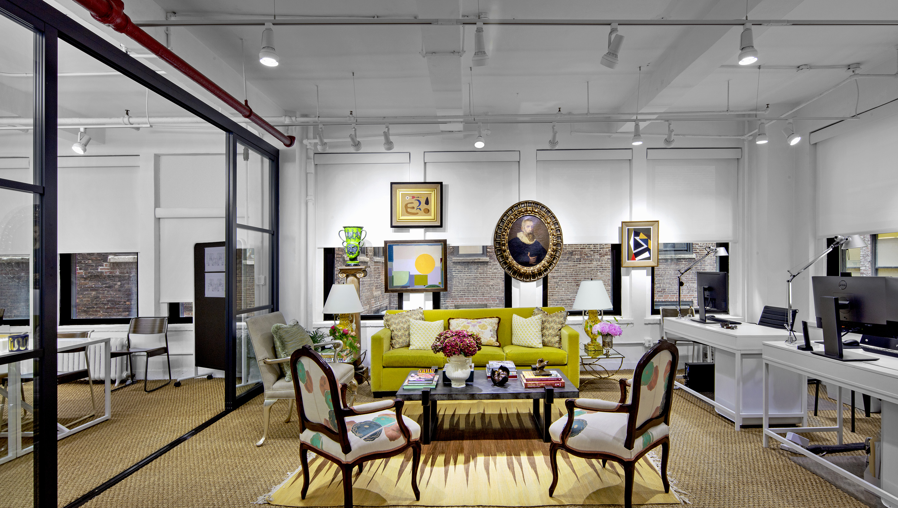 A New York City commercial open office with Ketra Rollers Shades, Sivoia. 