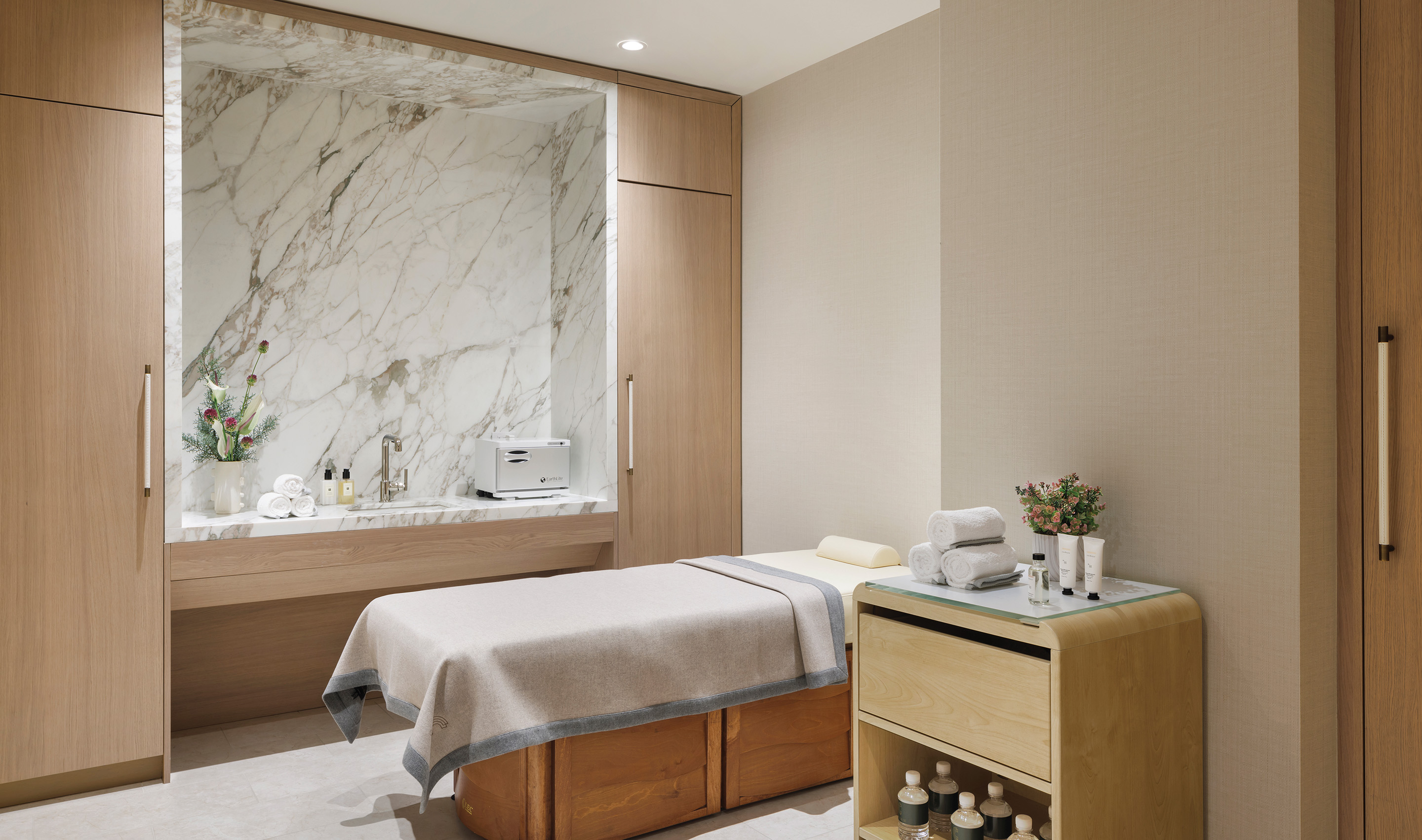 A New York City hospitality gym & spa with Lutron Athena