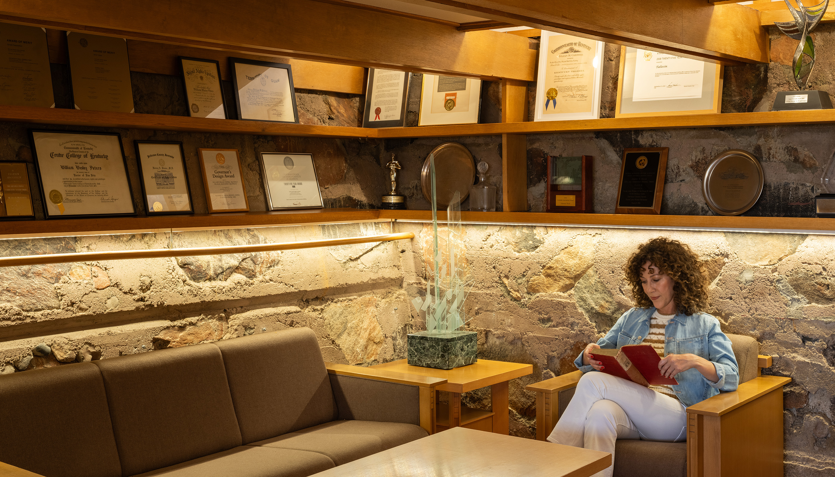 A Scottsdale residential living room with Lutron HomeWorks