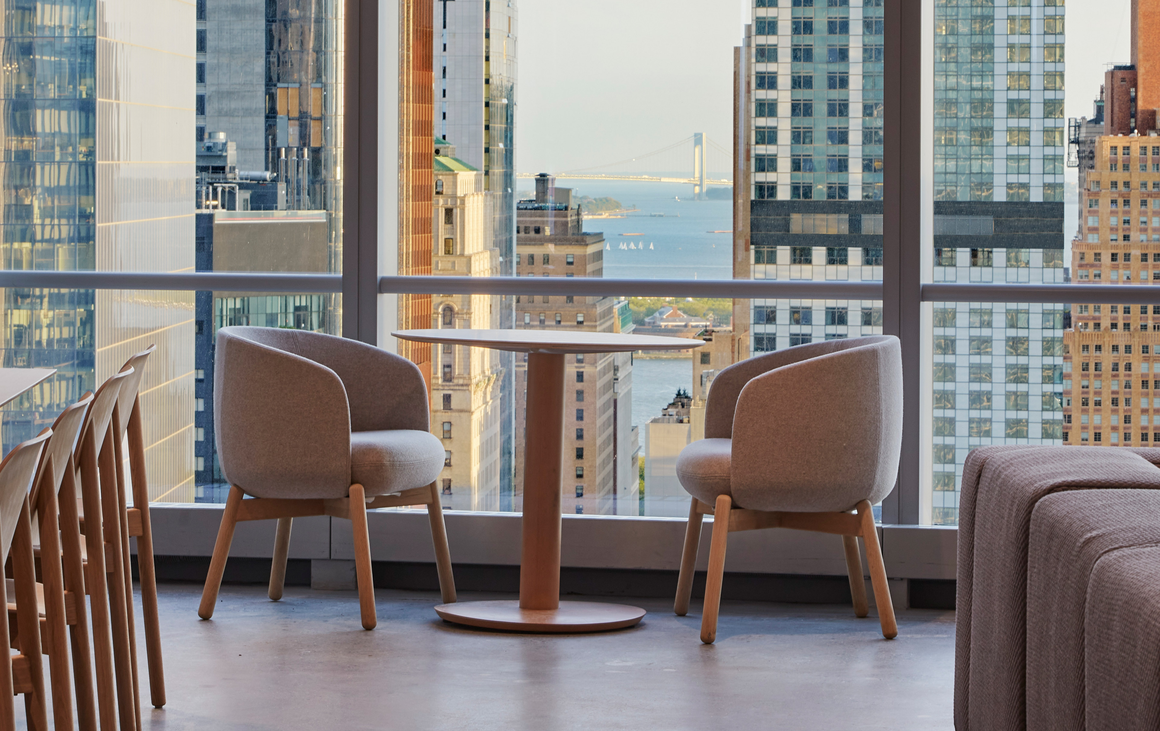 office-sitting-area-som-new-york-v1.jpg