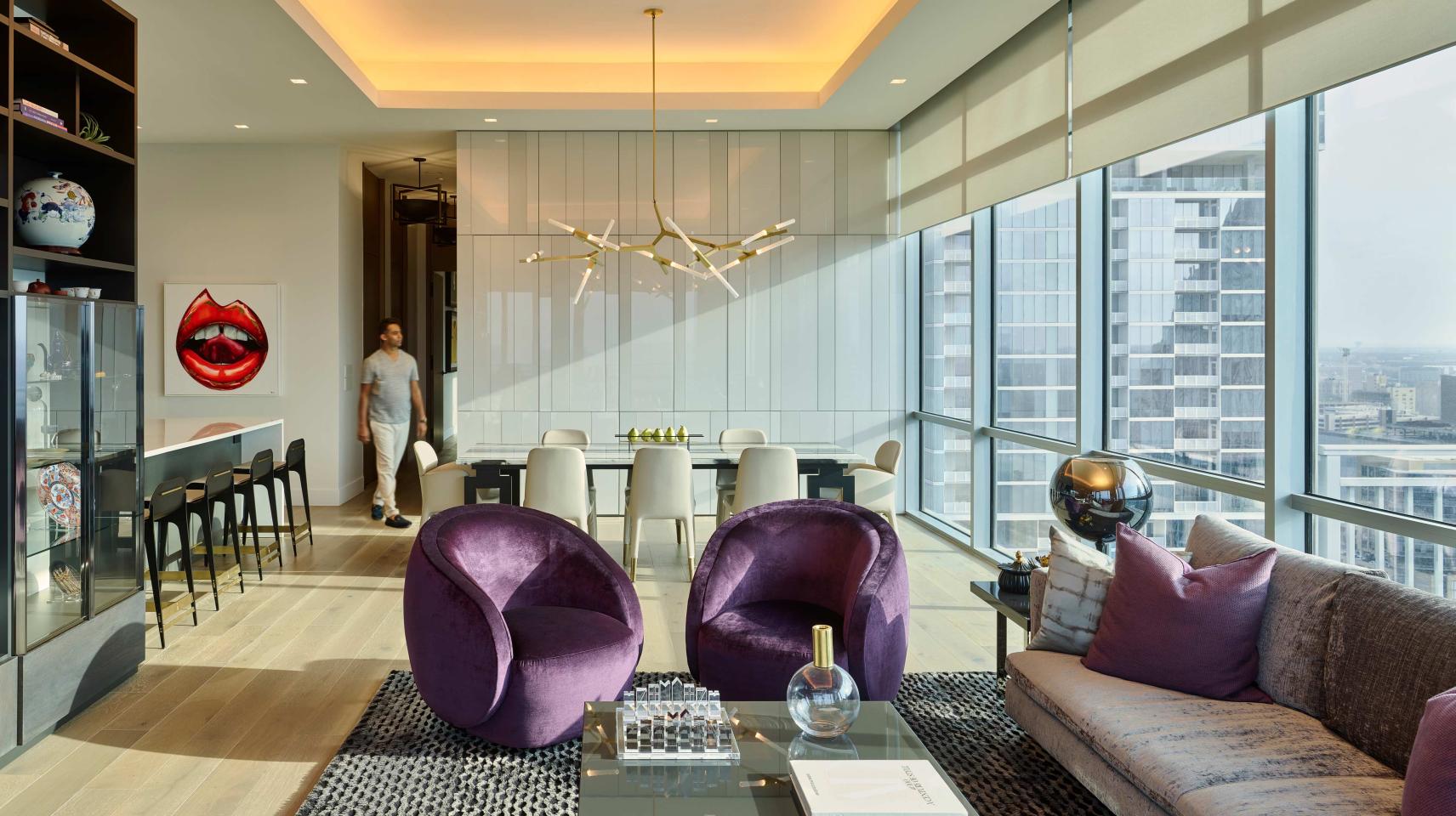 livingdining-seaholmph-walkingblur