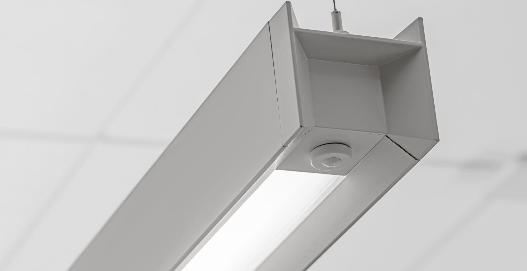 Fixture_with_AWN