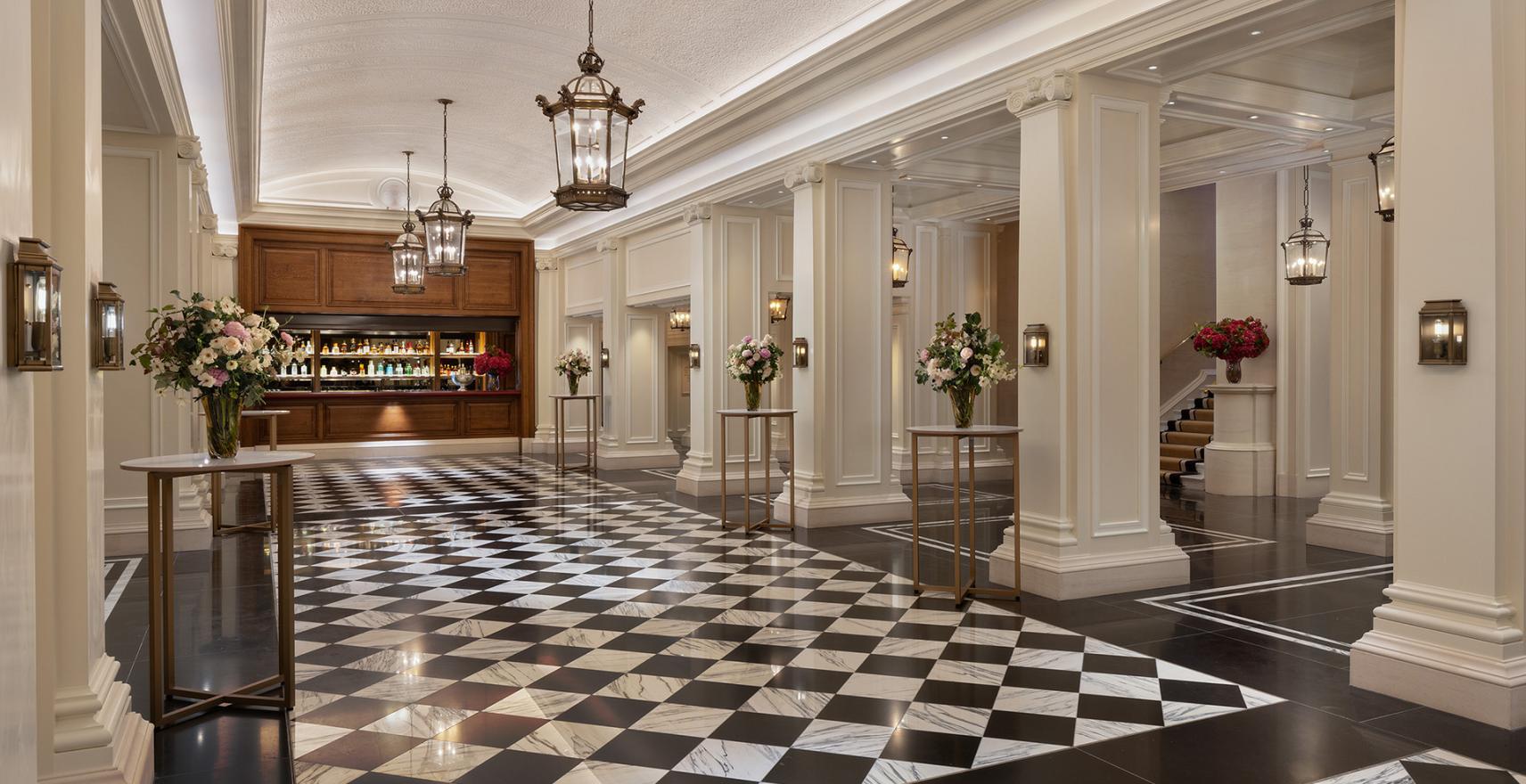 lobby-raffles-london-7c2a5478