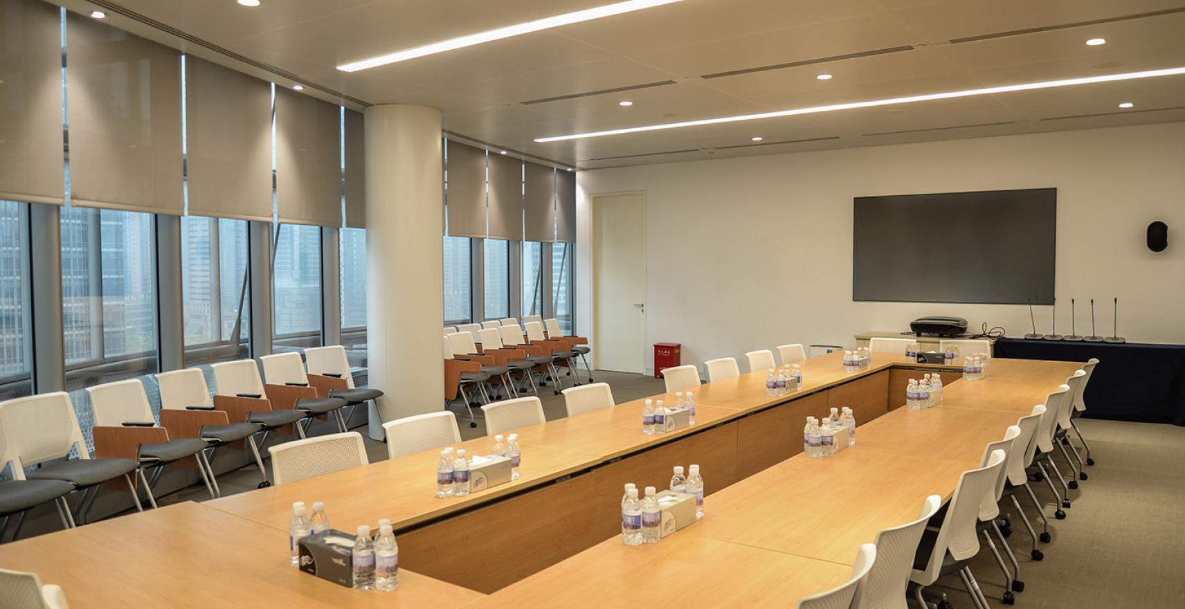 ShanghaiTower_lutron-content-stub_722x488_x2_d_1.jpg