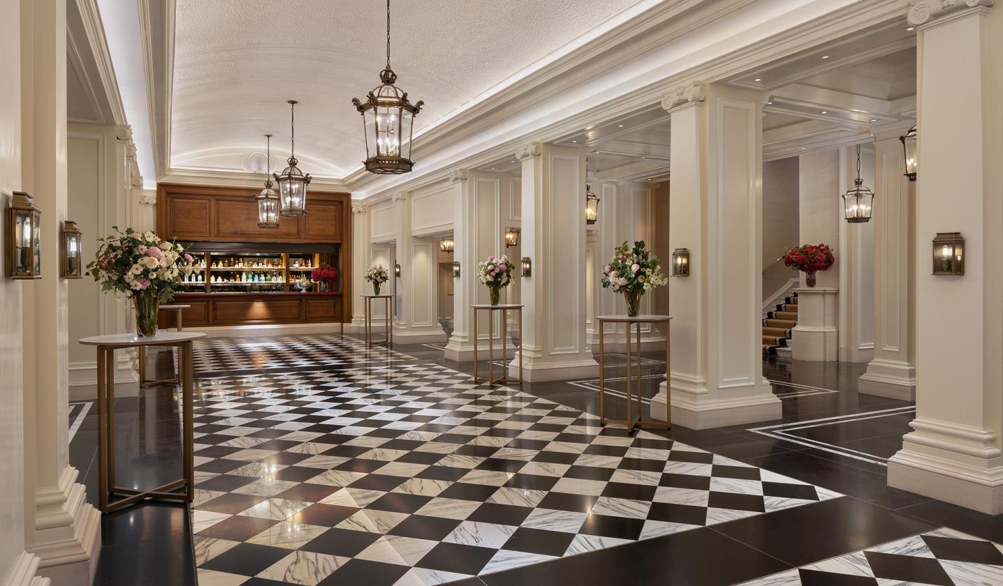 lobby-raffles-london-7c2a5478