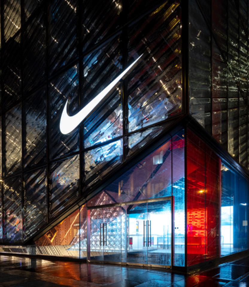 retail-nike-hoi-hubcard