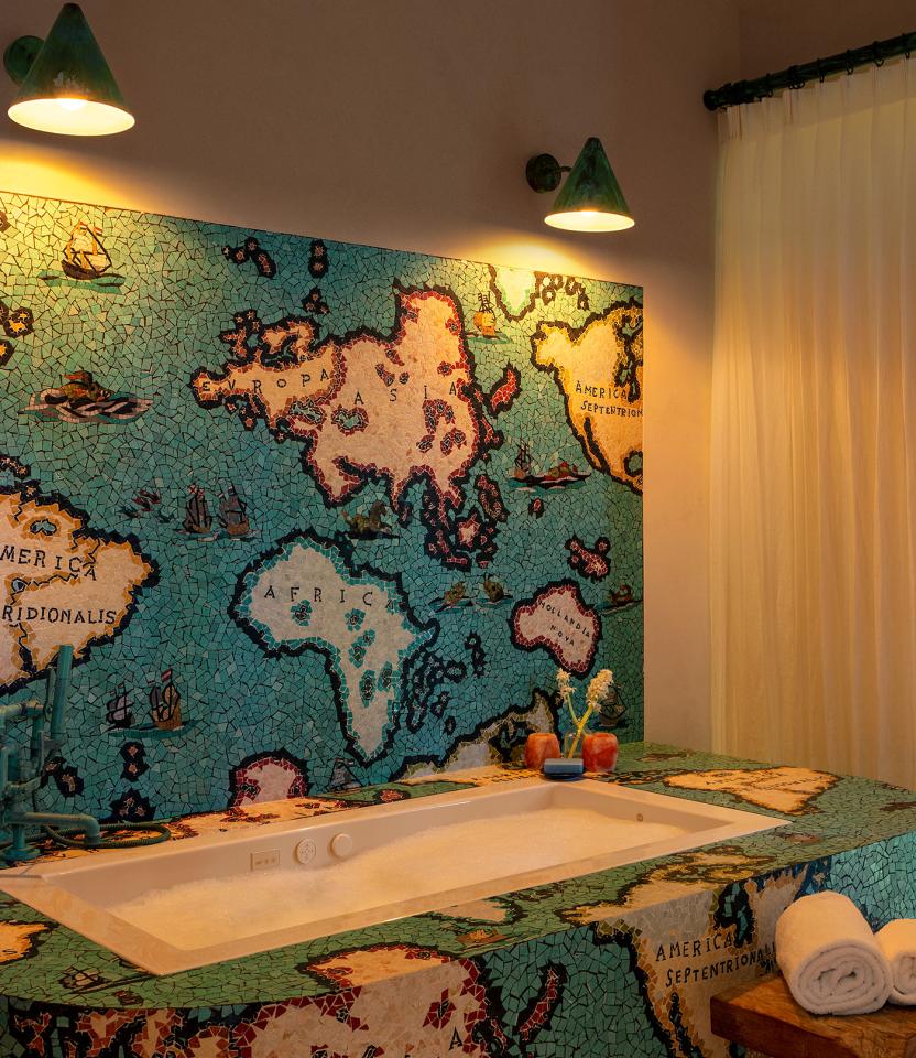 An East Hampton residential bathroom with Lutron Ketra lamps and HomeWorks. © Magda Biernat Photography