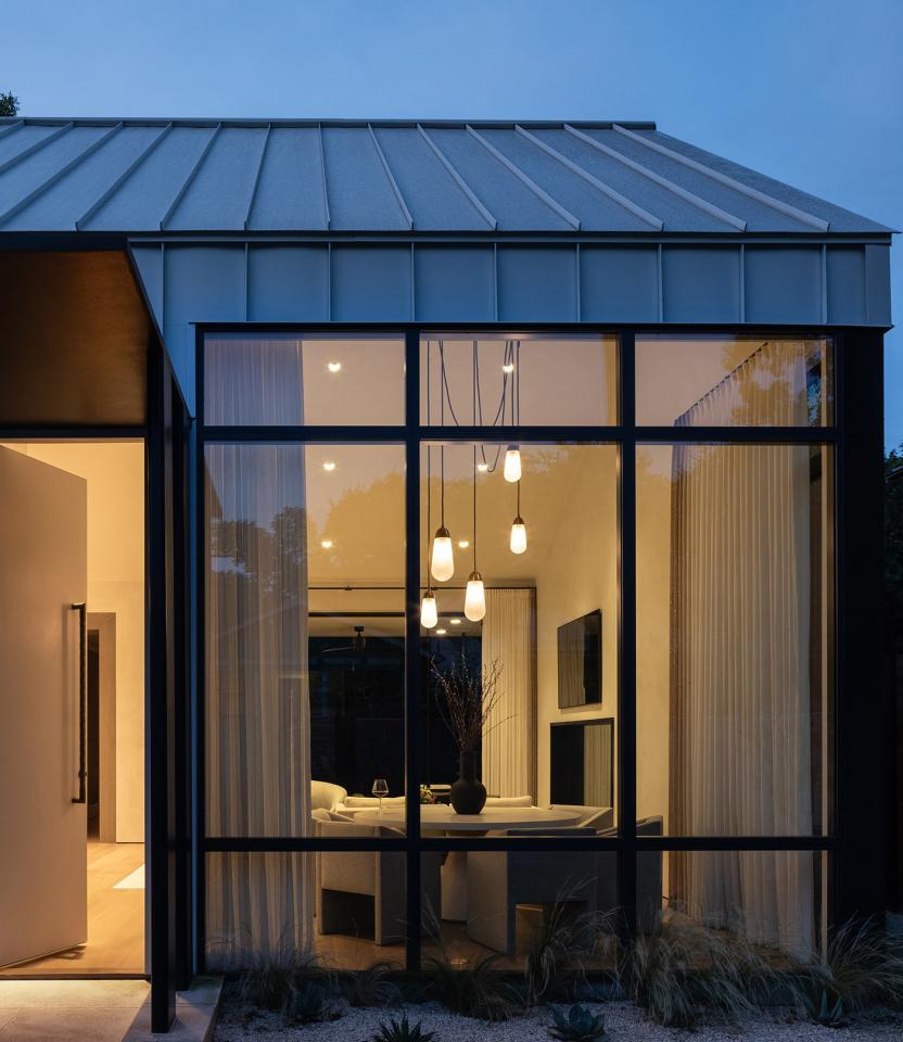 An Austin residential outdoor space with Lutron HomeWorks