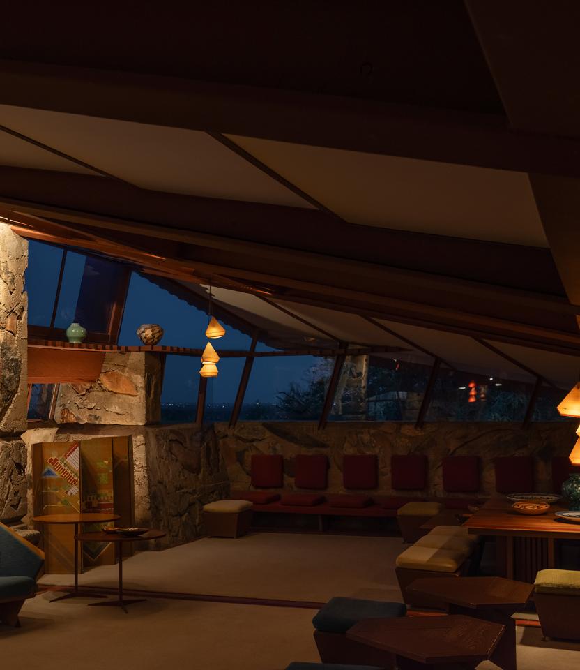 A Scottsdale residential living room with Lutron Ketra lights and HomeWorks