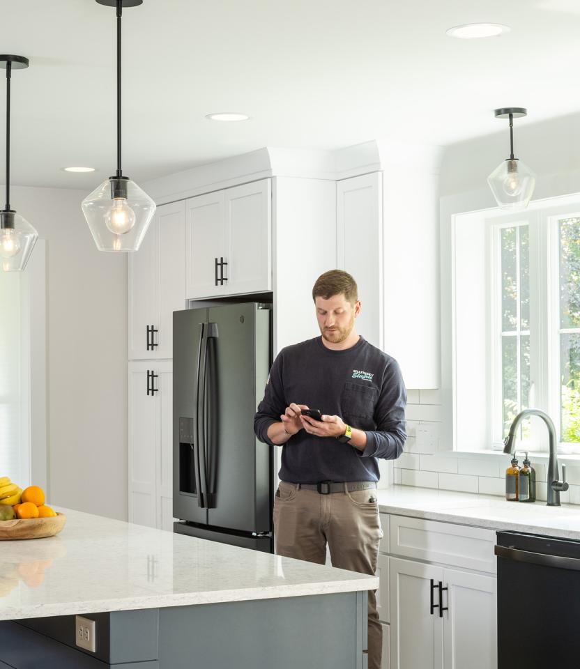 A Northeast private residence kitchen with Lutron Caséta.