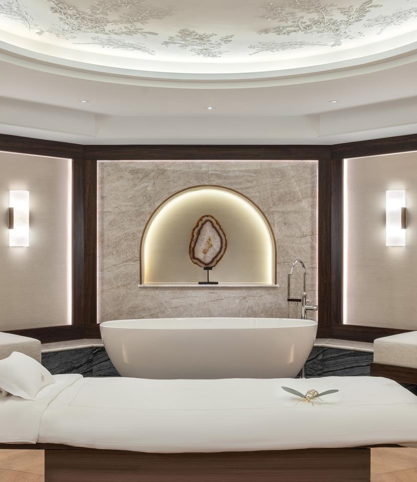 A London hospitality gym & spa with Lutron Quantum. Photography John Athimaritis