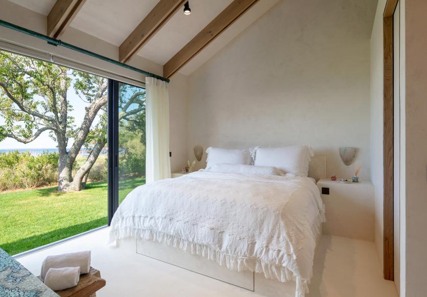 bedroom-east-hampton-wide-7257.jpg