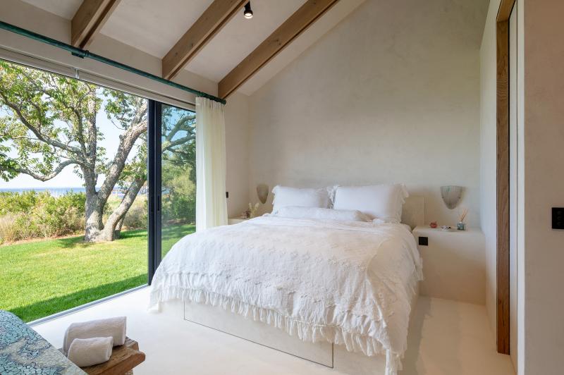 bedroom-east-hampton-wide-7257.jpg