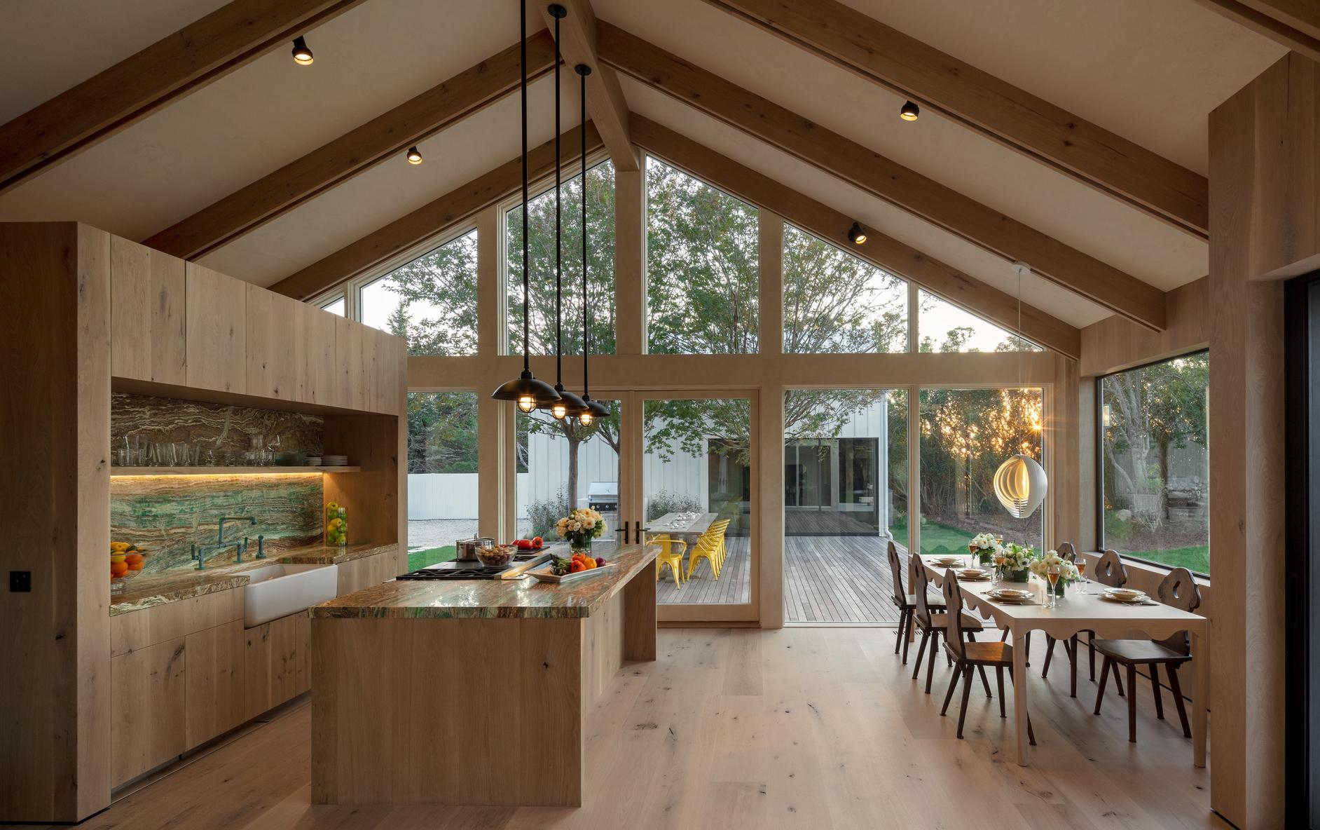 kitchen-east-hampton-with-dining-room