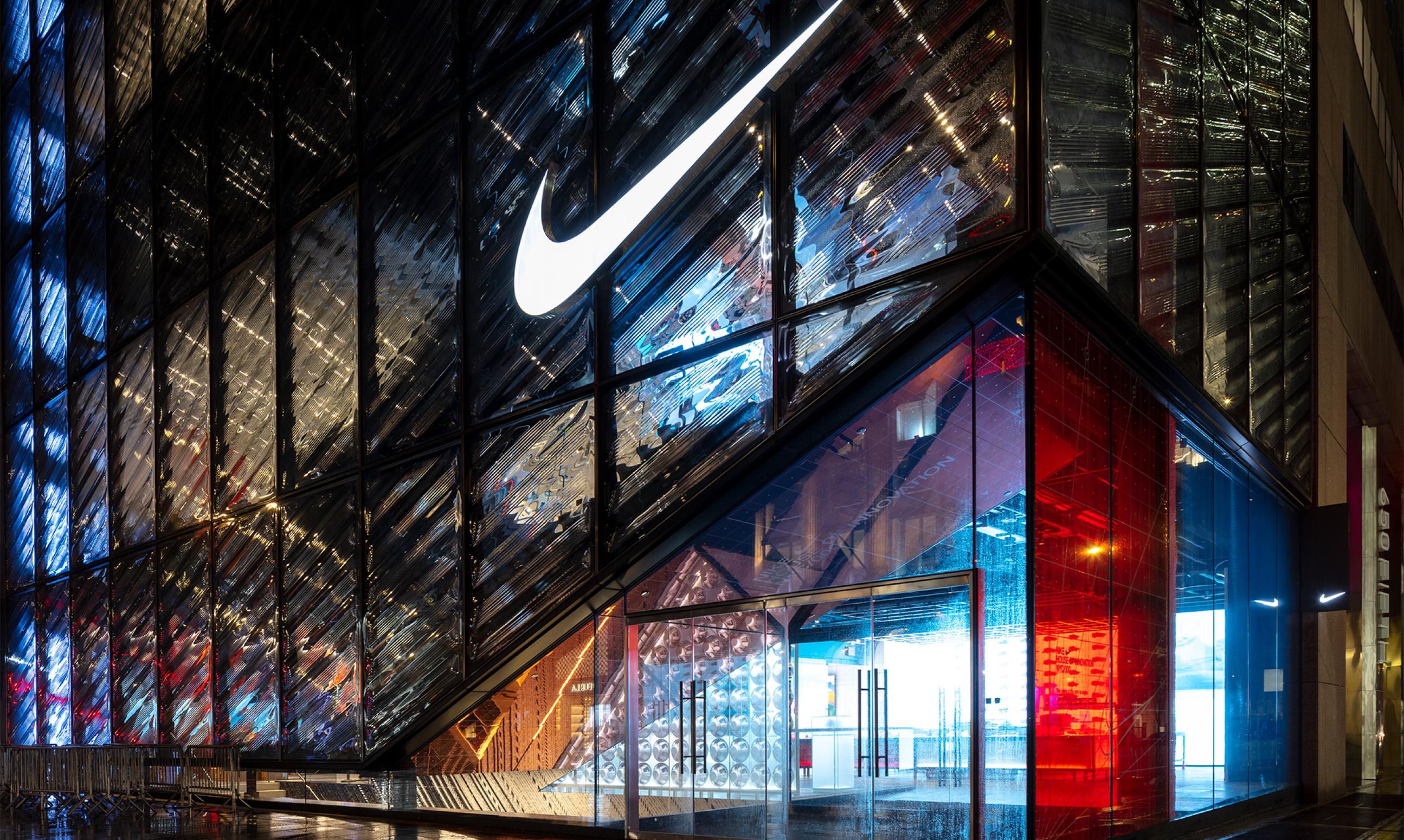 retail-exterior-nike-hoi-08