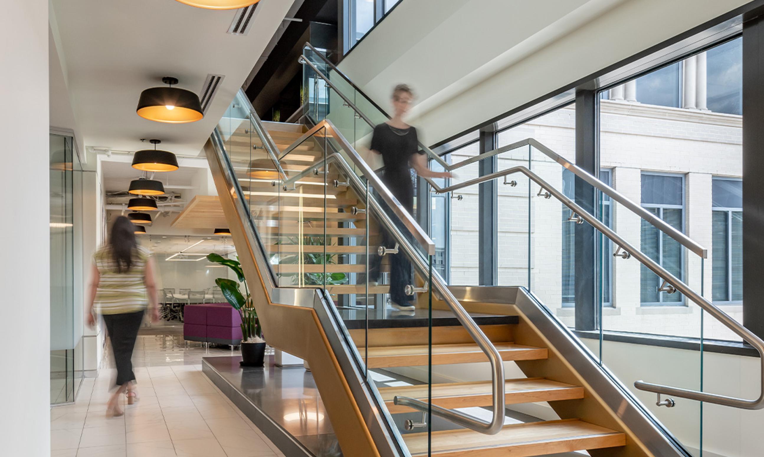 lutron_comml_pagesoutherlandpage_carousel_3_565x813_x2_d